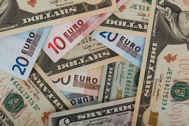 Bolsas europeas en rojo por aranceles de Trump, salvo Londres