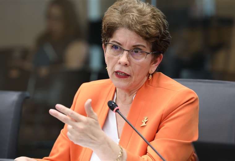 Contralora exige a Chaves un derecho de respuesta por declaraciones brindadas en conferencia de prensa
