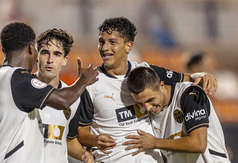 Desde España aseguran que Valencia ya negocia con Saprissa por Warren Madrigal
