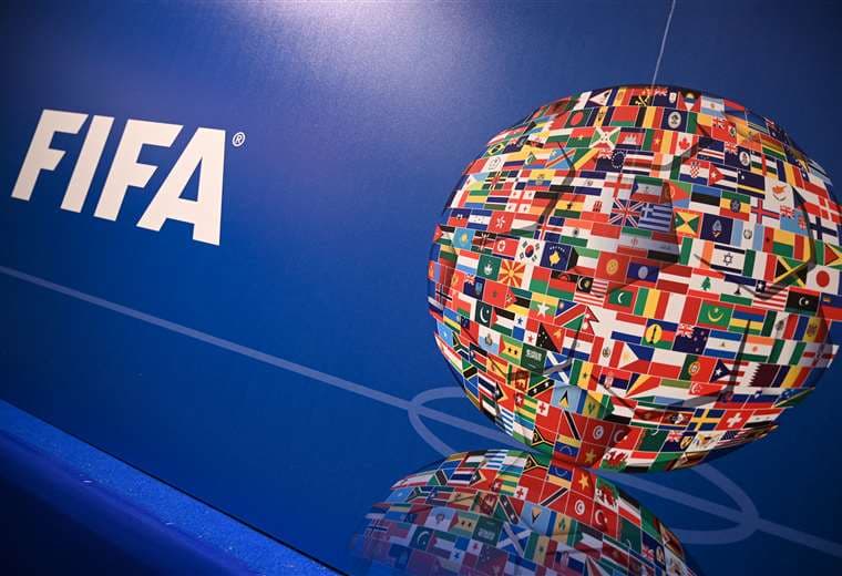 FIFA aspira a generar "mil millones de dólares" en Mundial femenino de 2031
