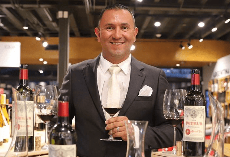 Randall Calderón, el sommelier costarricense que conquista a los gigantes del vino