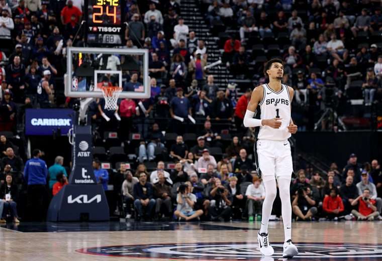 Wembanyama lidera paliza de los Spurs sobre Thunder y fuerza un séptimo juego