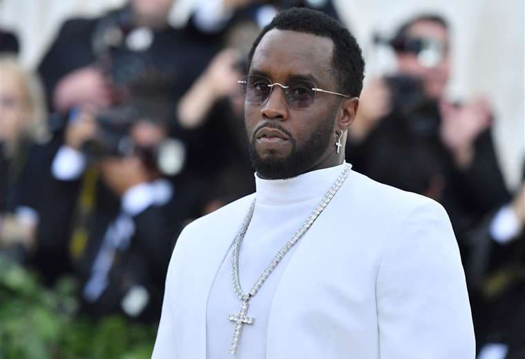 “Controlaba mi vida”, dice expareja del rapero Sean Combs en juicio en Nueva York