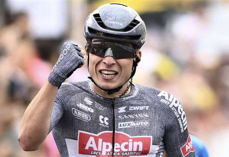 Philipsen logra el primer maillot rojo de la 80ª edición de la Vuelta