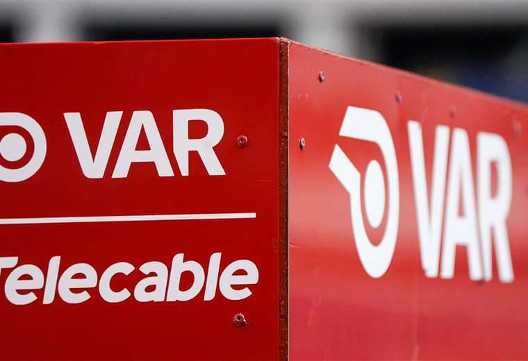 Así se analizó en el VAR una apretada jugada en el partido Saprissa–Alajuelense