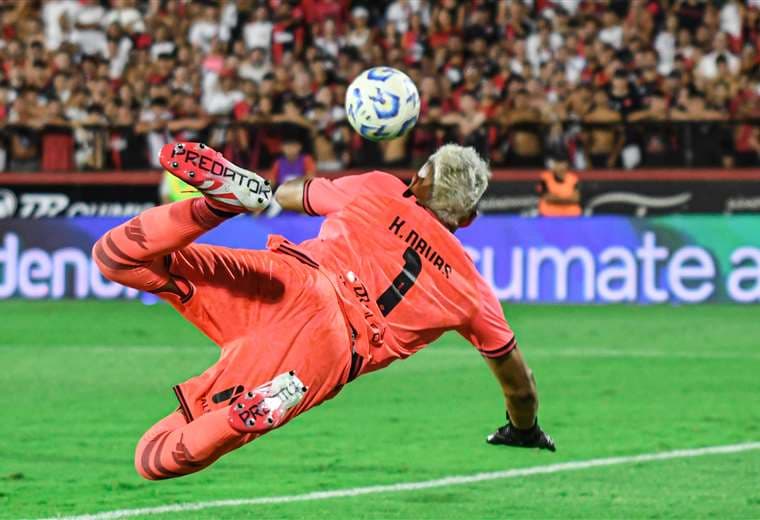 Nueva oferta: La novela de Keylor Navas, Pumas y Newell’s continúa 