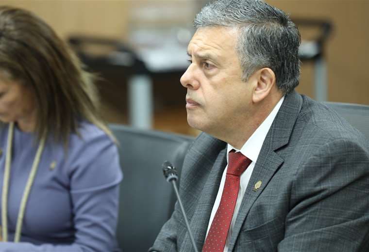Diputado Óscar Izquierdo será subjefe de campaña de Álvaro Ramos