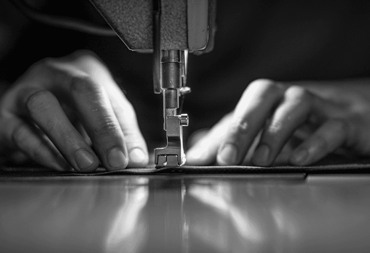 La mujer que viste la fe: doña Cristina y los hilos de la Semana Santa