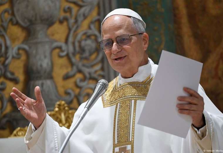 Papa León XIV dice que eligió su nombre por compromiso con justicia social