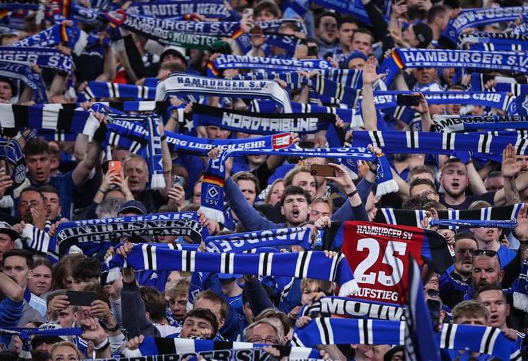 Celebraciones por ascenso del Hamburgo a Bundesliga dejan 25 heridos