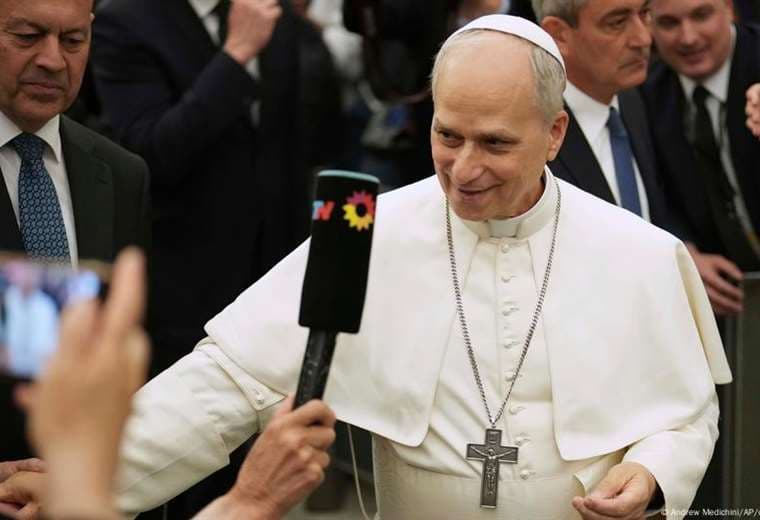 Publican las primeras biografías del papa León XIV