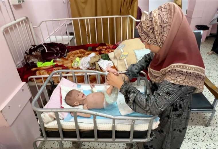 Bebé de 5 meses pesa 2 kilos: la desnutrición se dispara en Gaza tras meses de bloqueo
