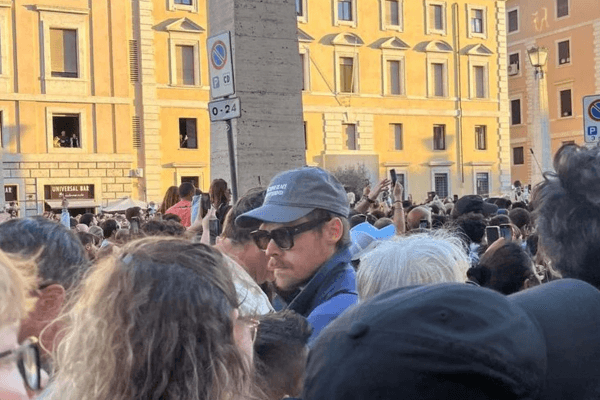 La foto de Harry Styles en el Vaticano que nadie esperaba y todos comentan