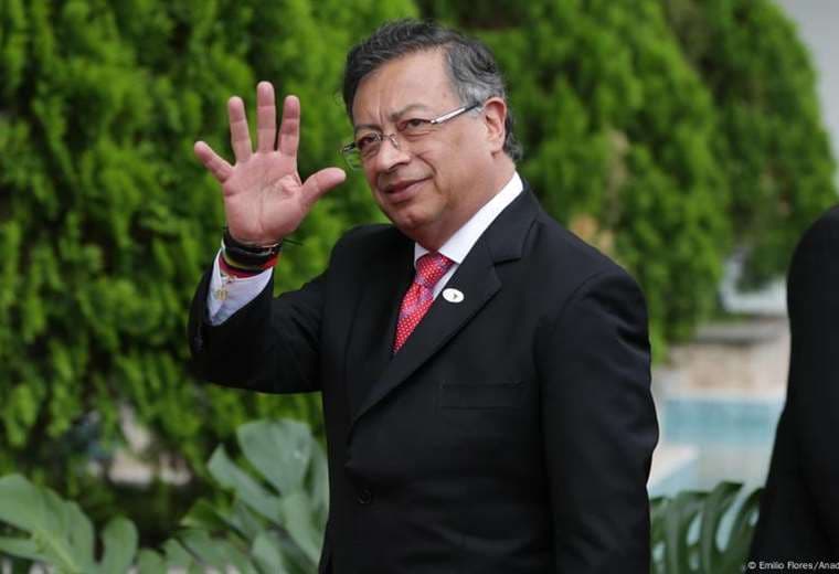 Presidente de Colombia convocará por decreto consulta popular sobre reforma laboral