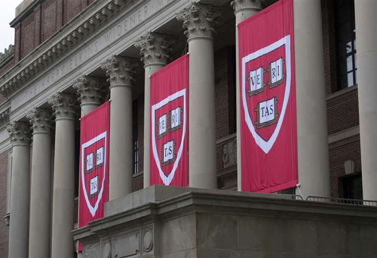 Trump intensifica su asedio contra las universidades de Harvard y Columbia