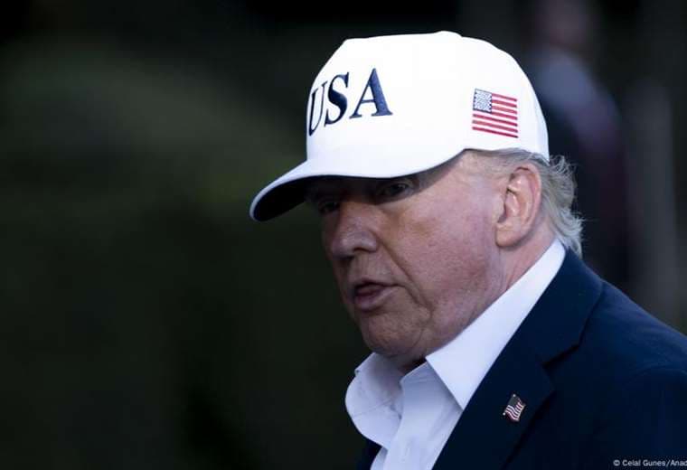 Trump urge a sus bases a poner fin a obsesión por los archivos "Epstein"