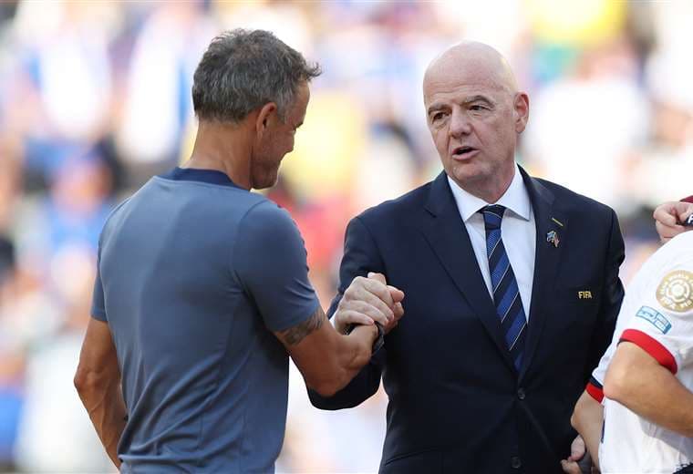 Luis Enrique dice que quiso evitar que la trifulca pospartido fuera a más