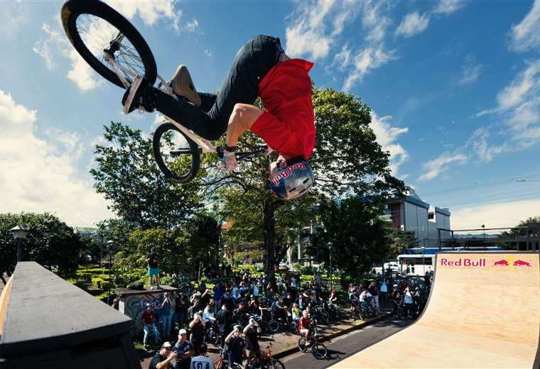 Kenneth Tencio avanza a siguiente ronda de Copa del Mundo