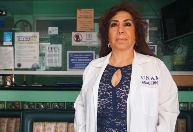 "Te damos el apapacho que tanto falta": médicos atienden a migrantes en clínica de México