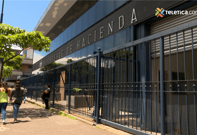 Contraloría detecta millonarias diferencias entre reportes del Gobierno y registro de instituciones