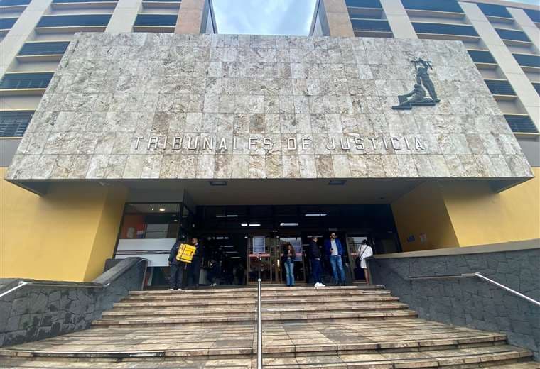 Agente protector de Gerald Campos absuelto en caso de supuestas anomalías con horas extras