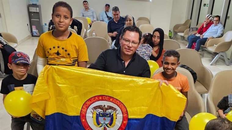 La arriesgada misión del colombiano que entró escondido a Gaza para dar de comer a cientos