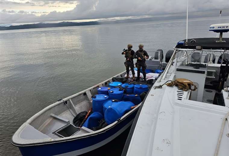 Golpe al narcotráfico en Puerto Jiménez: decomisan 1.620 kilos de cocaína en lancha rápida