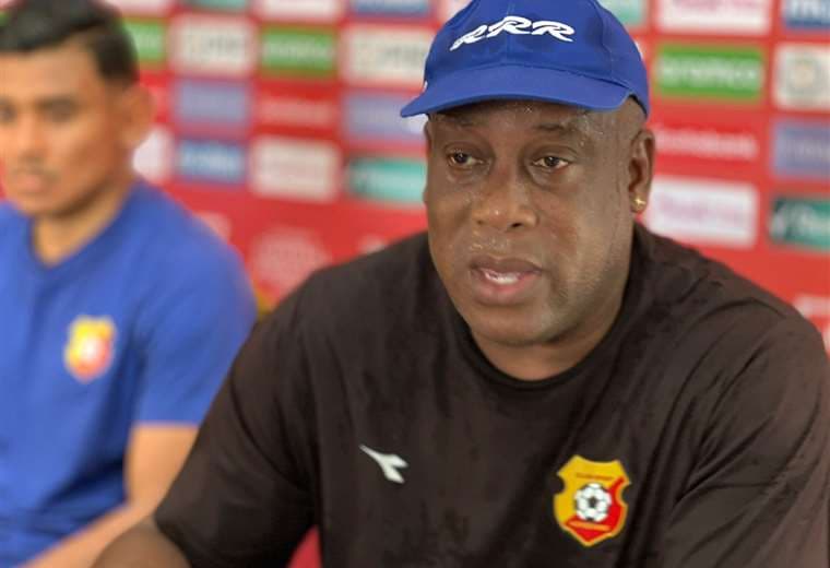Hernán Medford: “Hay que mostrar actitud, con solo calidad no se ganan los partidos”