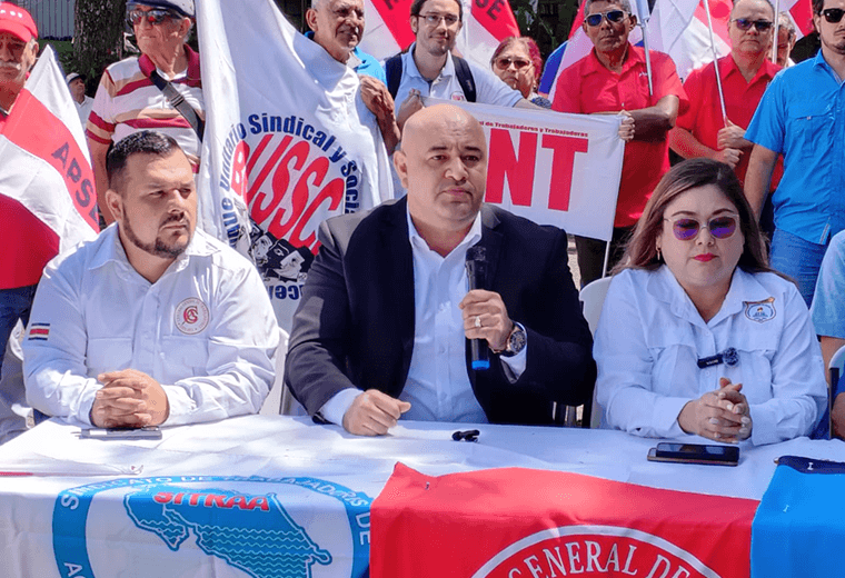 Sindicatos piden restituir a directiva de CCSS: “Esto ya raya en la dictadura”