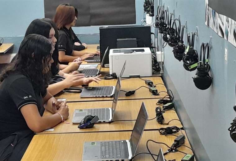 Estado de la Educación: Pruebas estandarizadas son de baja dificultad y están incompletas