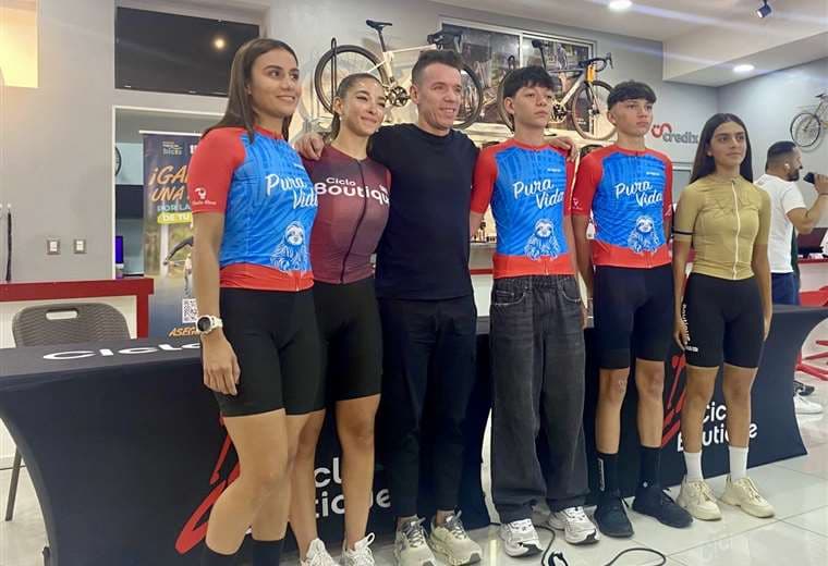 Ciclista Rigoberto Urán vino a Costa Rica para inspirar a jóvenes