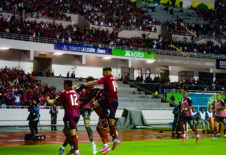 La Sele se marcha al descanso con un solvente 2-0