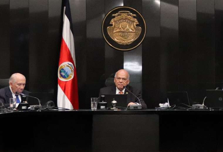 Corte devuelve al Congreso lista de magistrados suplentes de Sala Constitucional