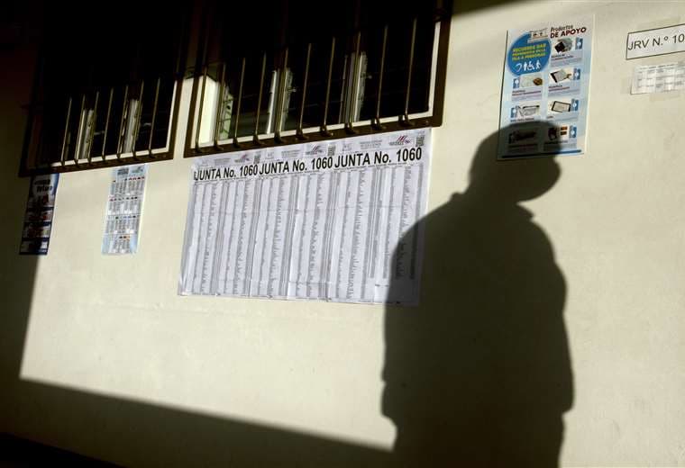 Publicar encuestas este 1.° de febrero puede ser delito, recuerda el TSE