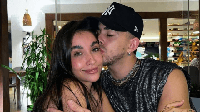 María Becerra disfruta de playas ticas con su novio