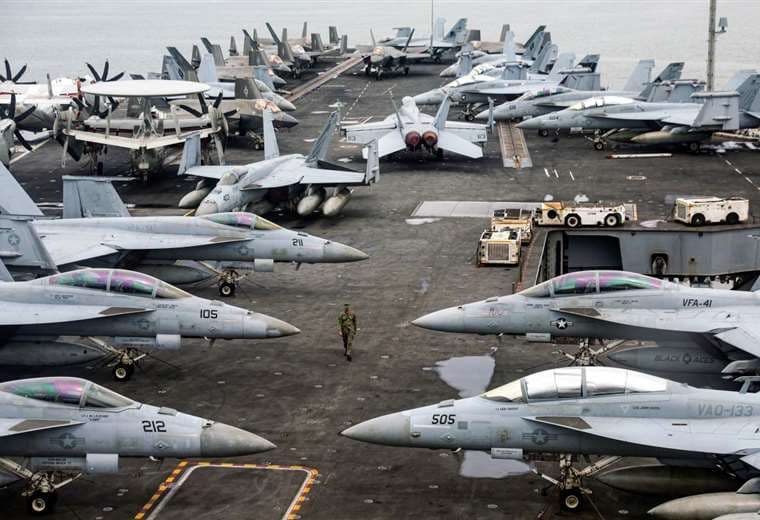 EE. UU. dice haber derribado un dron iraní que se dirigía a uno de sus portaviones