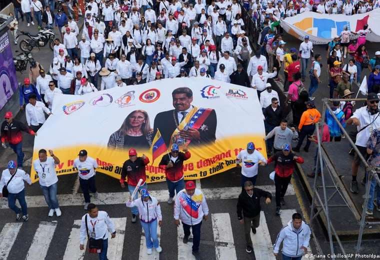 Chavismo exige liberación de Maduro a un mes de su captura