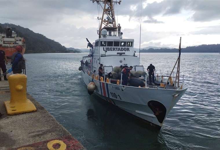 Patrullera que traslada tula electoral de Isla del Coco encontró sacos con droga en el mar
