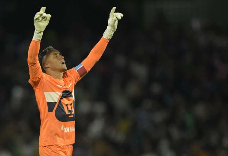 Keylor Navas festeja su renovación con Pumas con gran victoria ante América