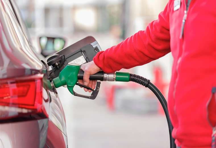 Precio de combustibles suben este jueves a medianoche