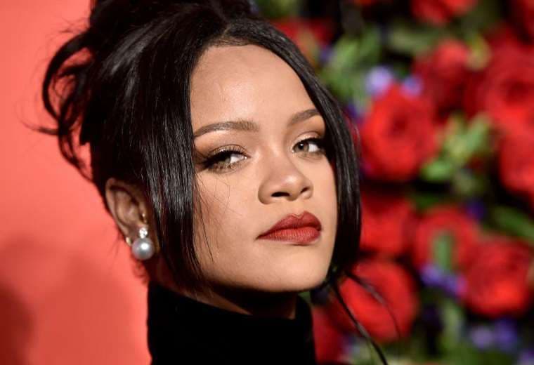 Casa de Rihanna es atacada a disparos en Los Ángeles