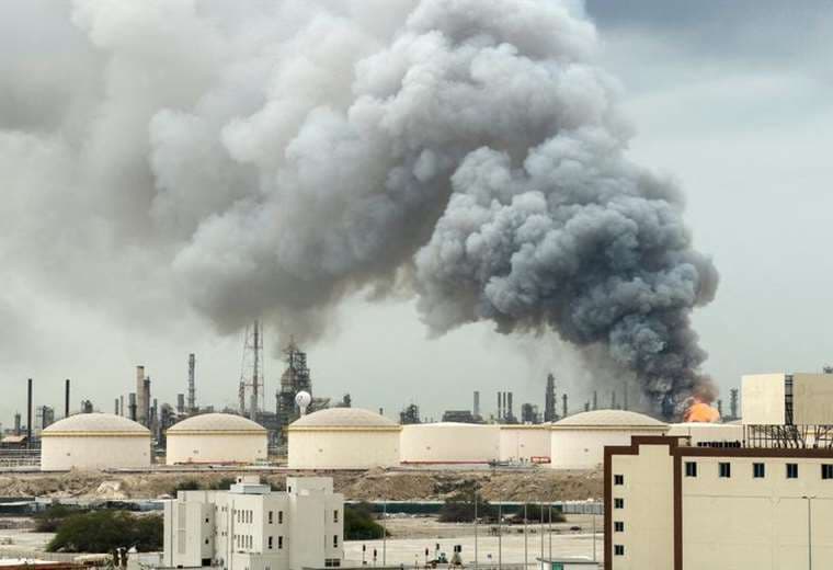 Trump minimiza "alza a corto plazo de los precios del petróleo" por Irán