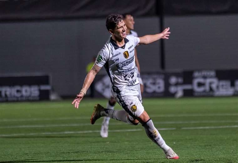 Liberia vuelve a ganar y llegará en gran momento a semifinales