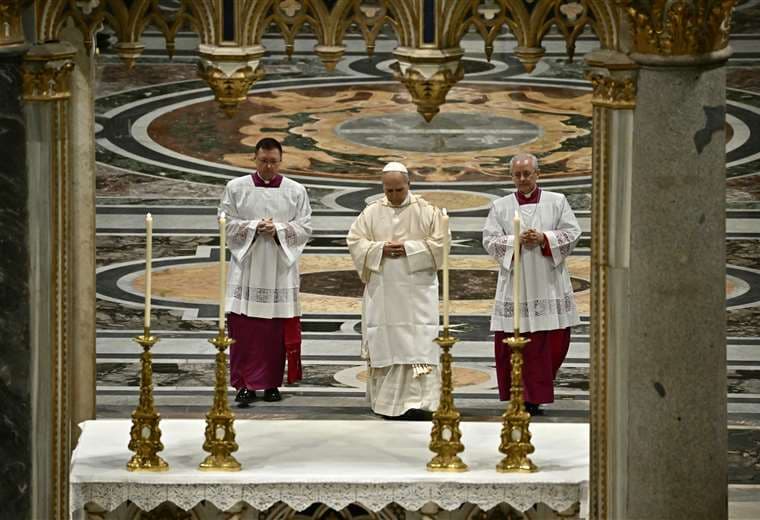 Disputa entre Trump y el papa León XIV perturba a católicos en EE. UU.