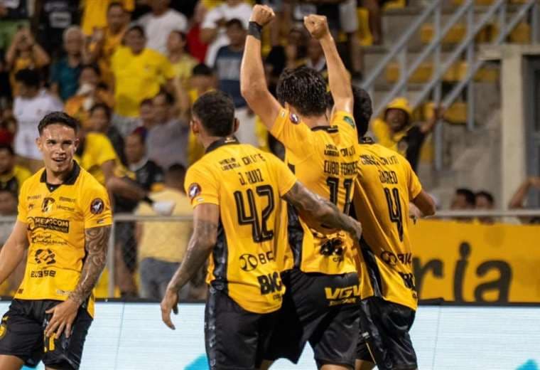 Con una fiesta de goles, Liberia humilla a San Carlos y desplaza a la Liga del cuarto lugar