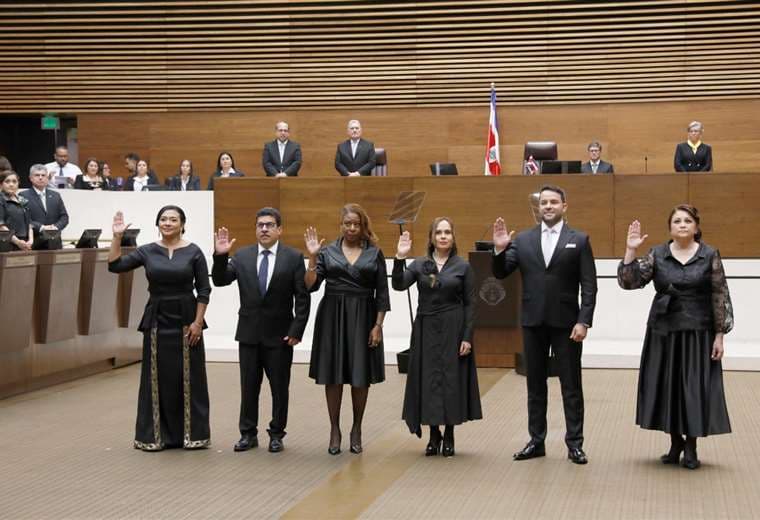 Oficialismo elige nuevo Directorio sin ningún cupo para la oposición