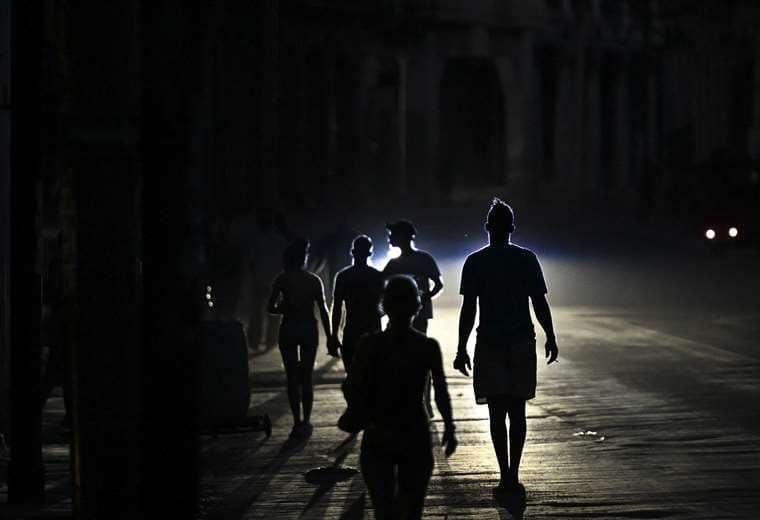 Cuba culpa a EE. UU. de "tensa" crisis energética