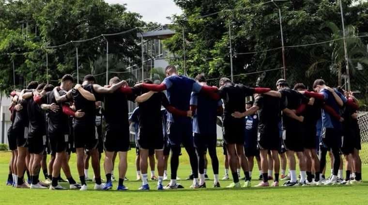 Fernando Batista dio lista de convocados para partido ante Colombia