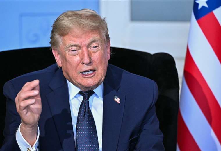 Trump asegura que el estrecho de Ormuz estará "completamente abierto" este viernes