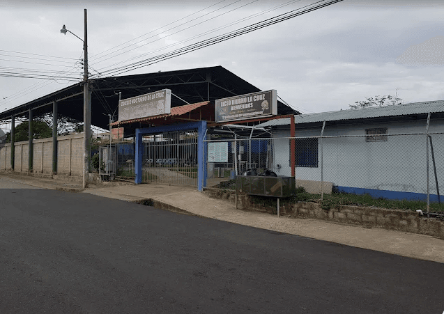 Estudiante está grave tras ser apuñalado con tijeras en liceo de Guanacaste